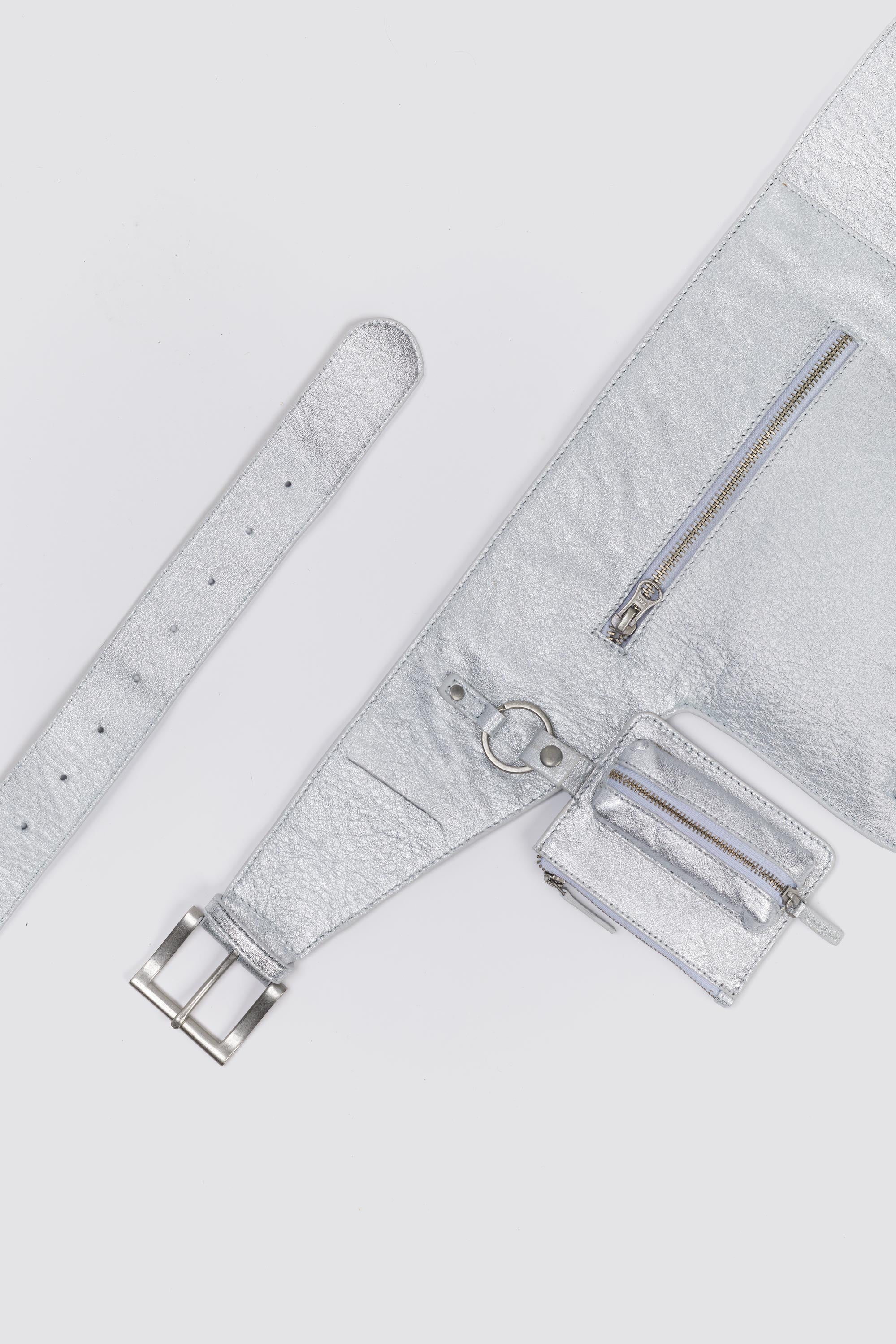 MIM Bolso Unica KEISER BELT PLATEADO