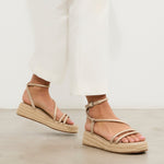 MIM Plataforma baja CHIKO DORADO