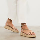 MIM Plataforma baja CHIKO DORADO