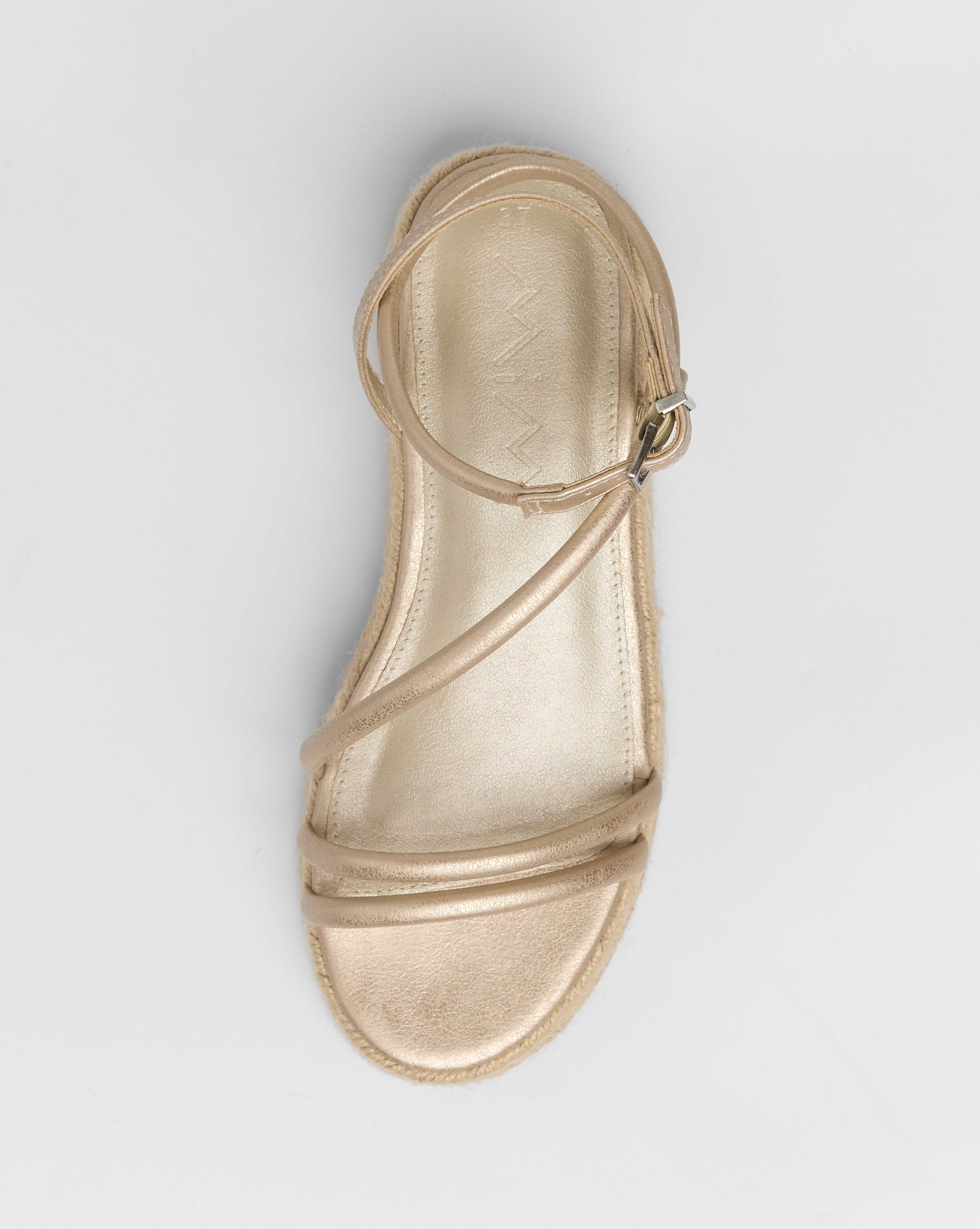 MIM Plataforma baja CHIKO DORADO