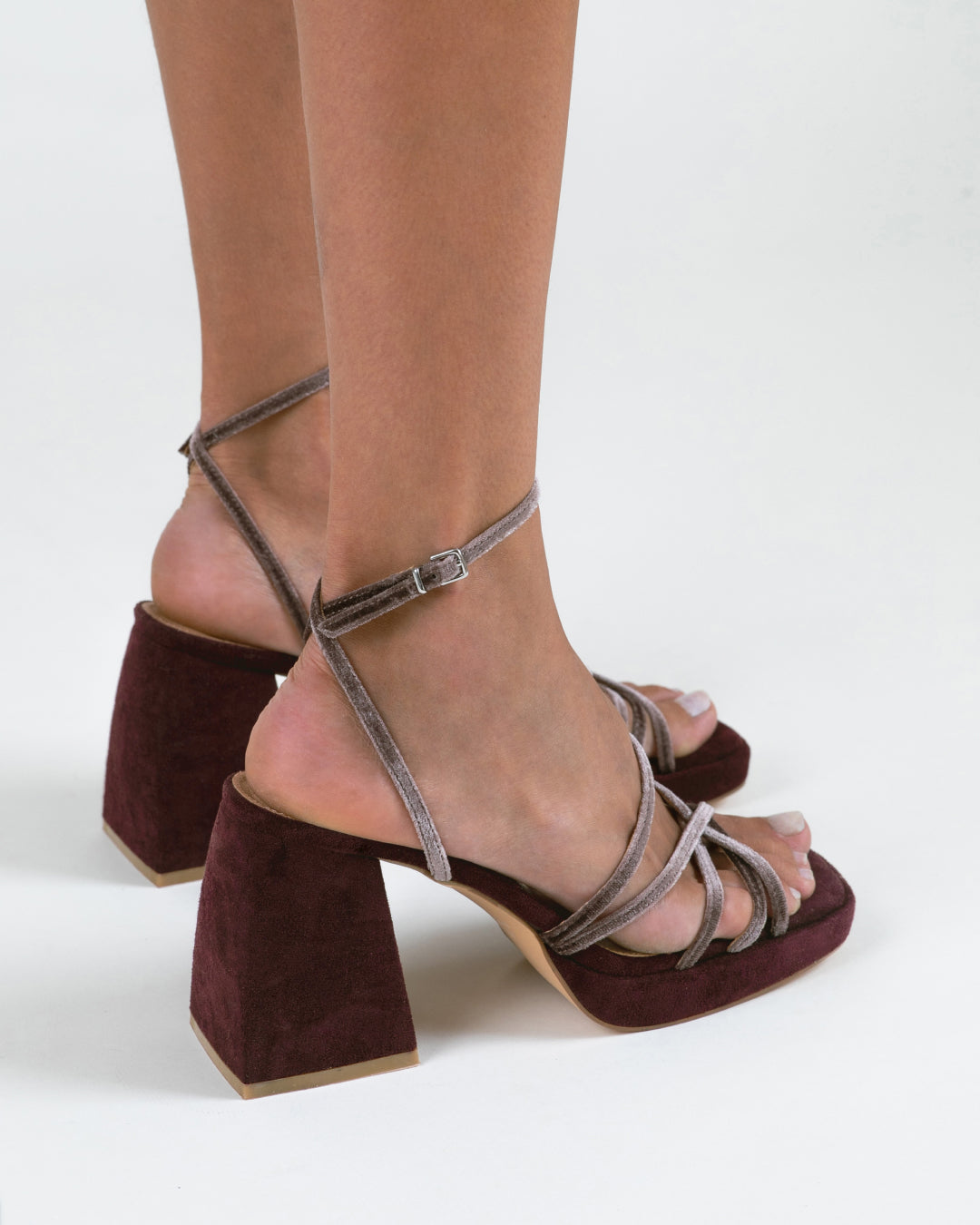 MIM Sandalia de tacón AIKO BURDEOS