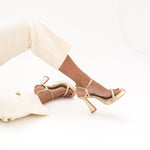 MIM Sandalia de tacón ALAIA DORADO