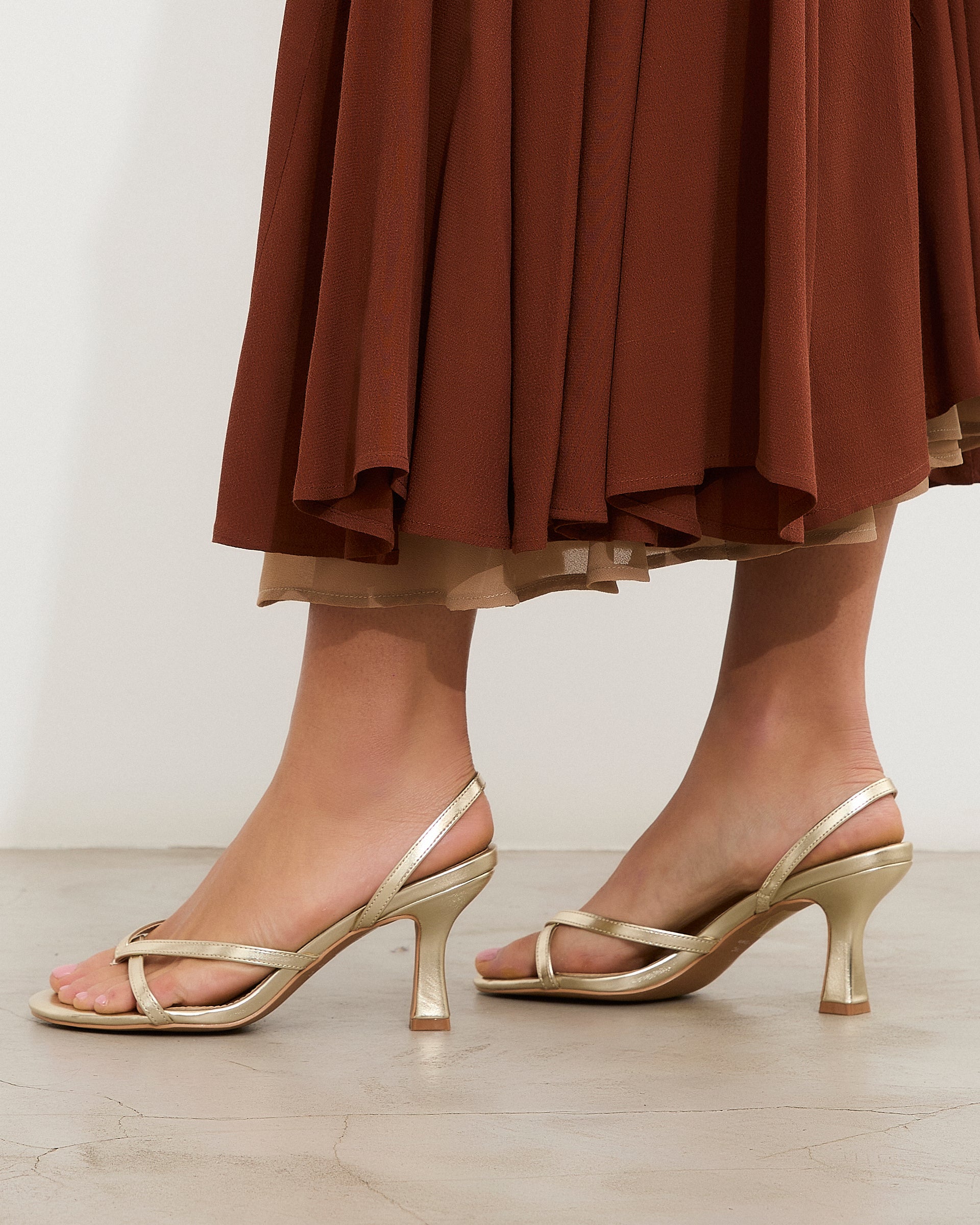 MIM Sandalia de tacón Andee Dorado