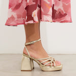 MIM Sandalia de tacón BRAT DORADO