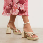 MIM Sandalia de tacón BRAT DORADO