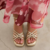 MIM Sandalia de tacón BRAT DORADO