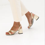 MIM Sandalia de tacón CLOE DORADO