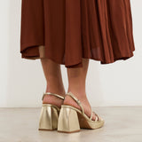 MIM Sandalia de tacón CORA DORADO