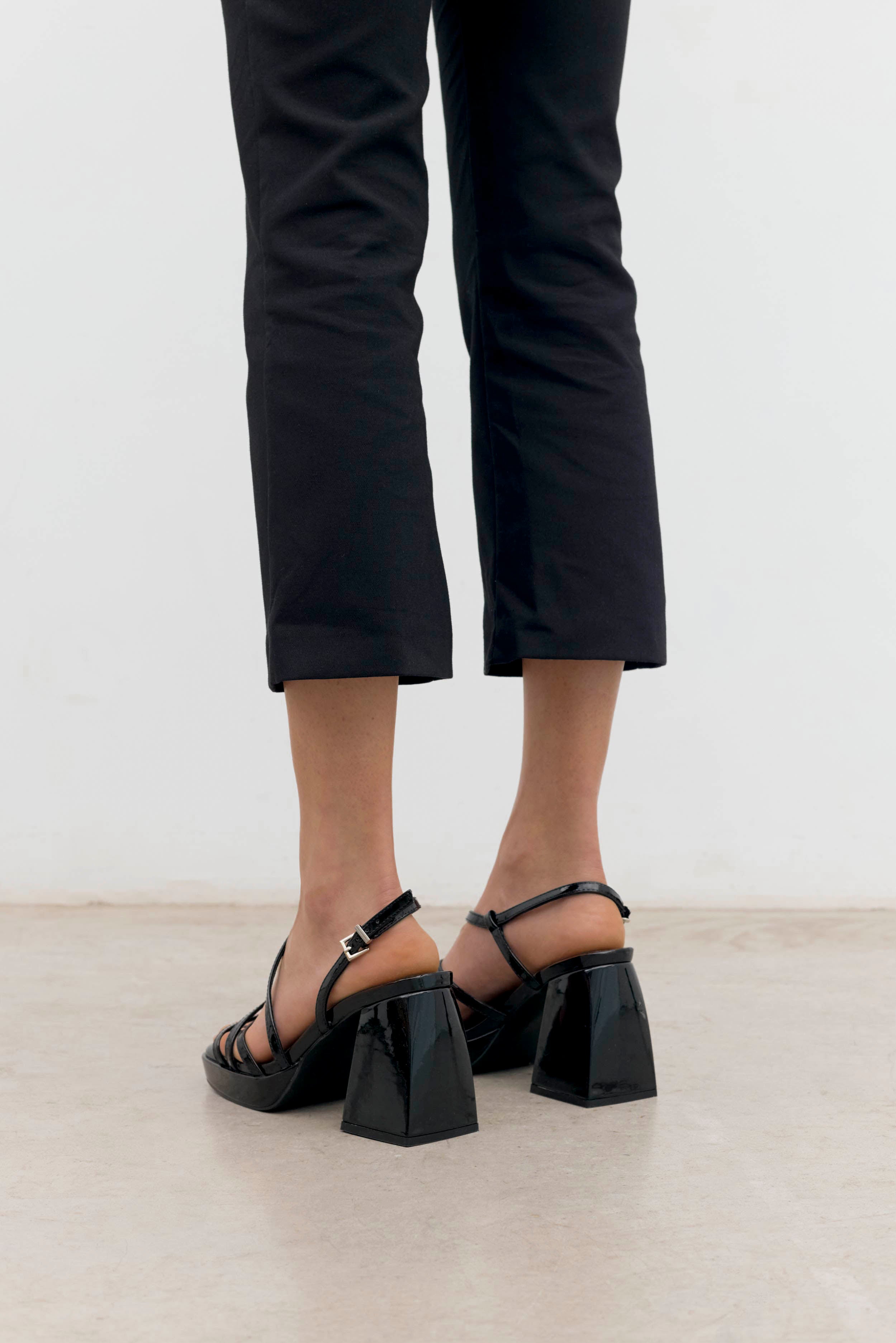 MIM Sandalia de tacón CORA NEGRO