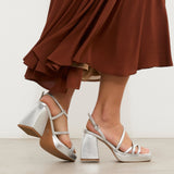 MIM Sandalia de tacón CORA PLATA