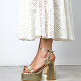 MIM Sandalia de tacón DALIA DORADO