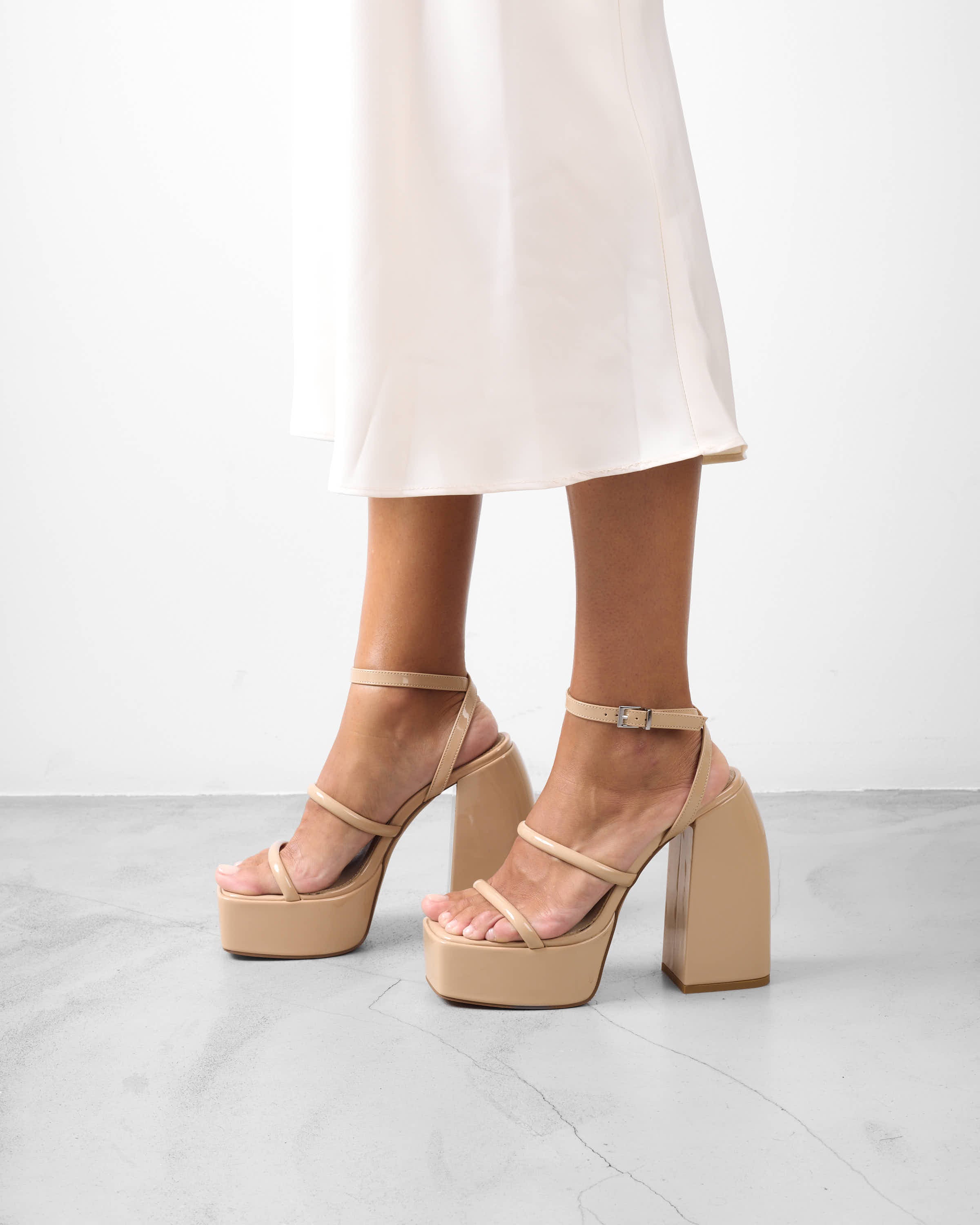 MIM Sandalia de tacón Dara Nude