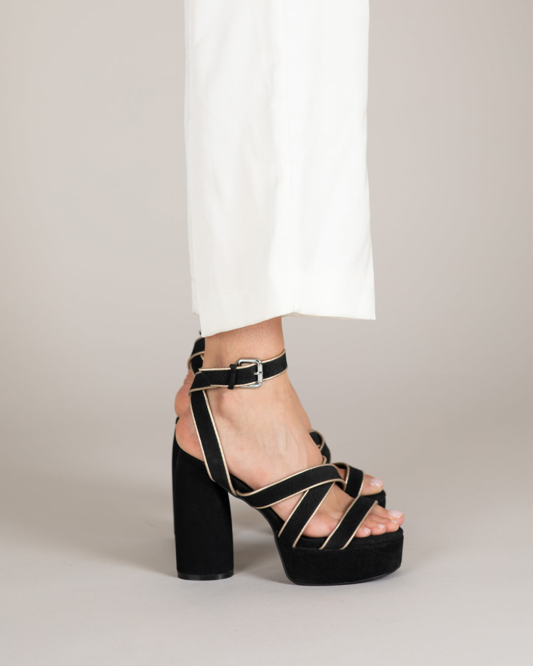 MIM Sandalia de tacón GINA NEGRO