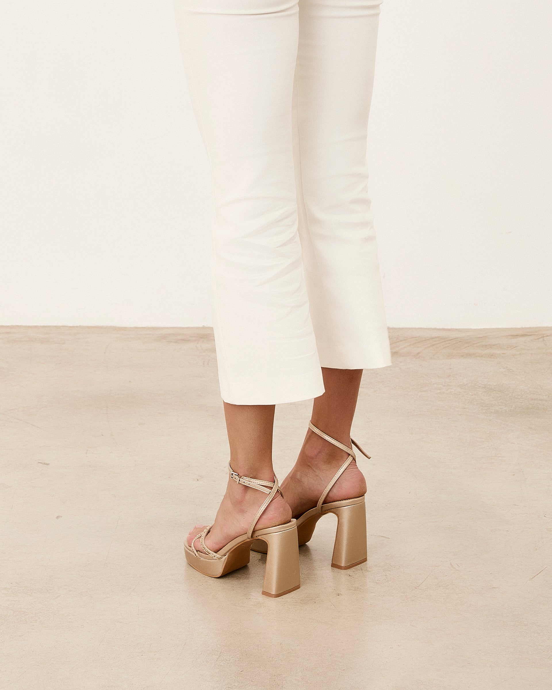 MIM Sandalia de tacón GRETA DORADO GLITTER