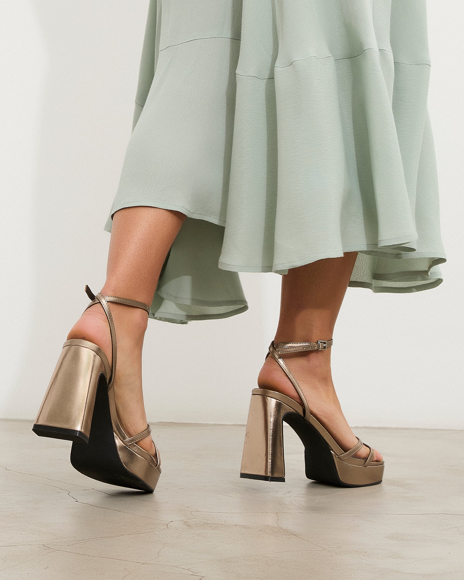 MIM Sandalia de tacón GRETA METALIZADO