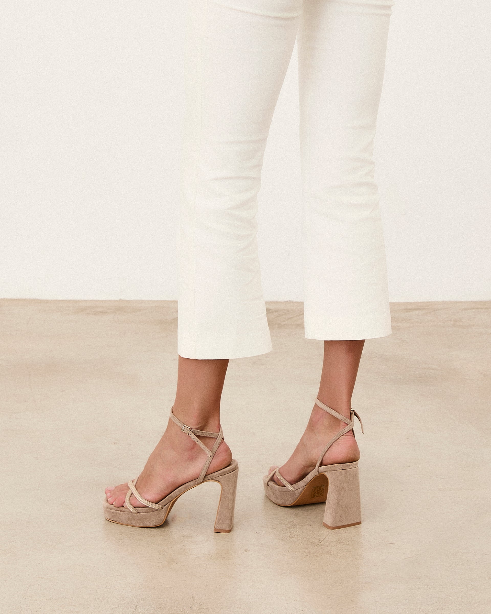 MIM Sandalia de tacón GRETA TOPO