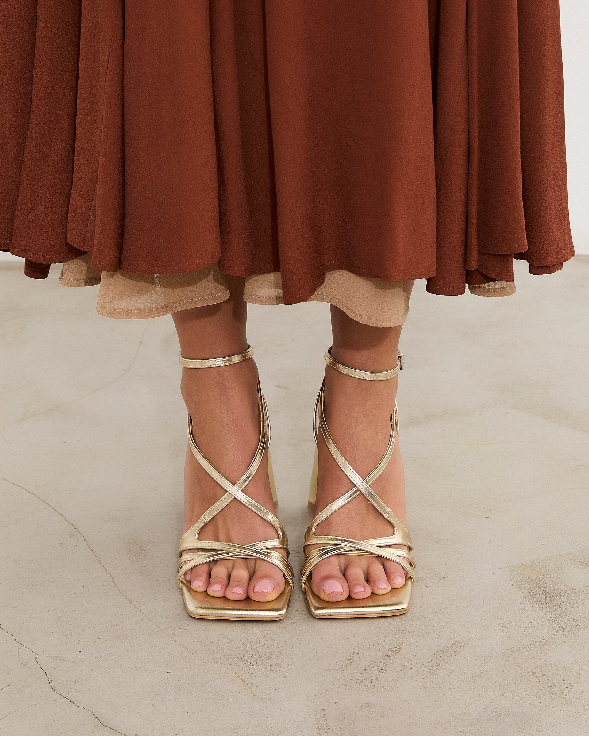 MIM Sandalia de tacón Jan Dorado