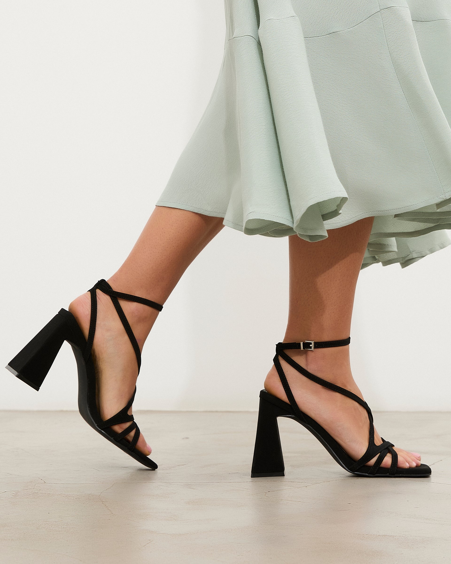 MIM Sandalia de tacón Jan Negro