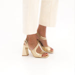 MIM Sandalia de tacón JUNI DORADO
