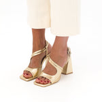 MIM Sandalia de tacón JUNI DORADO