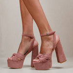 MIM Sandalia de tacón KOS CORAL