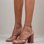 MIM Sandalia de tacón LAURETA CORAL