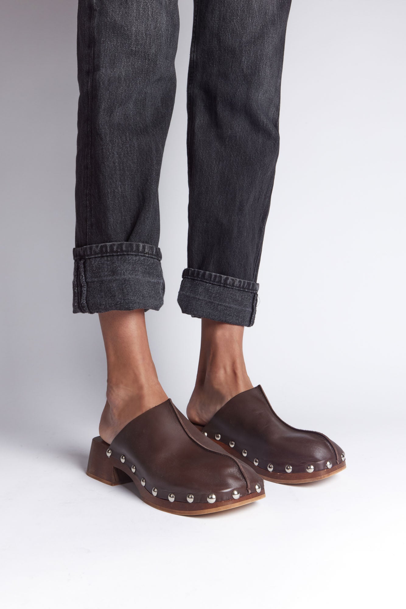 MIM Sandalia de tacón LEVI MARRON