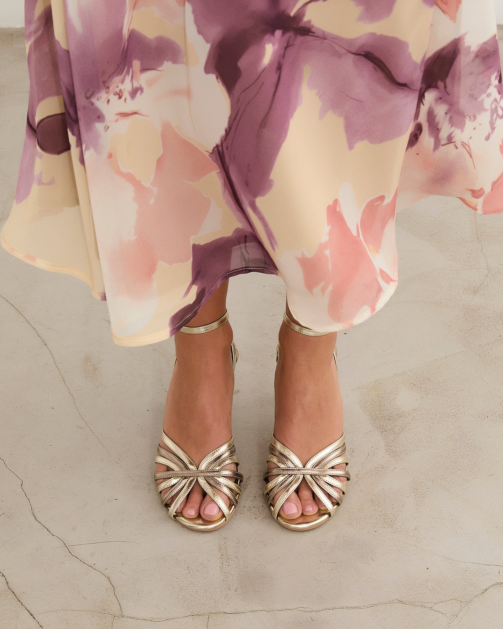 MIM Sandalia de tacón Nao Dorado