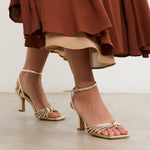 MIM Sandalia de tacón Pao Dorado