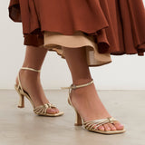 MIM Sandalia de tacón Pao Dorado