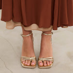 MIM Sandalia de tacón Pao Dorado