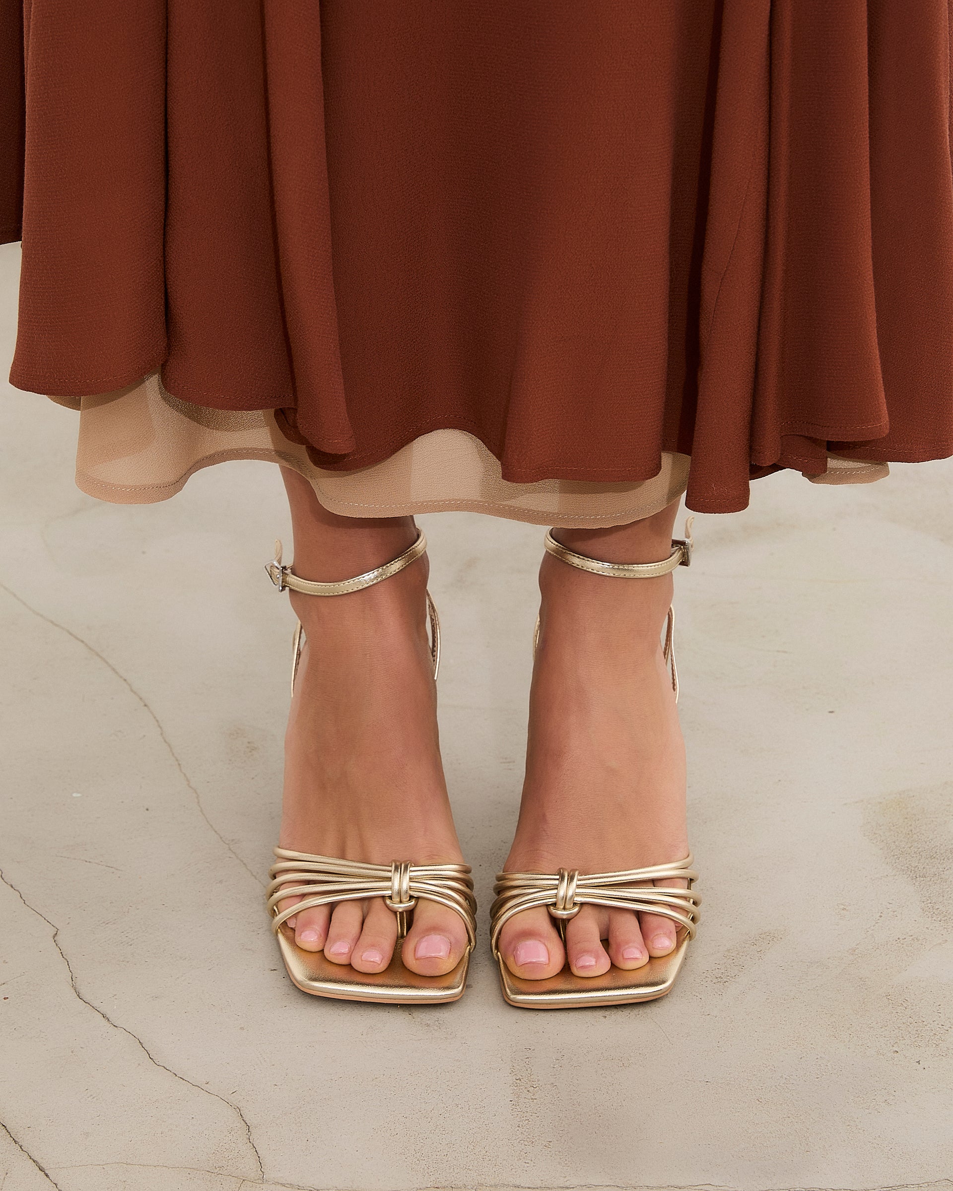 MIM Sandalia de tacón Pao Dorado