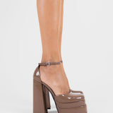 MIM Sandalia de tacón ROXANE TOPO CHAROL