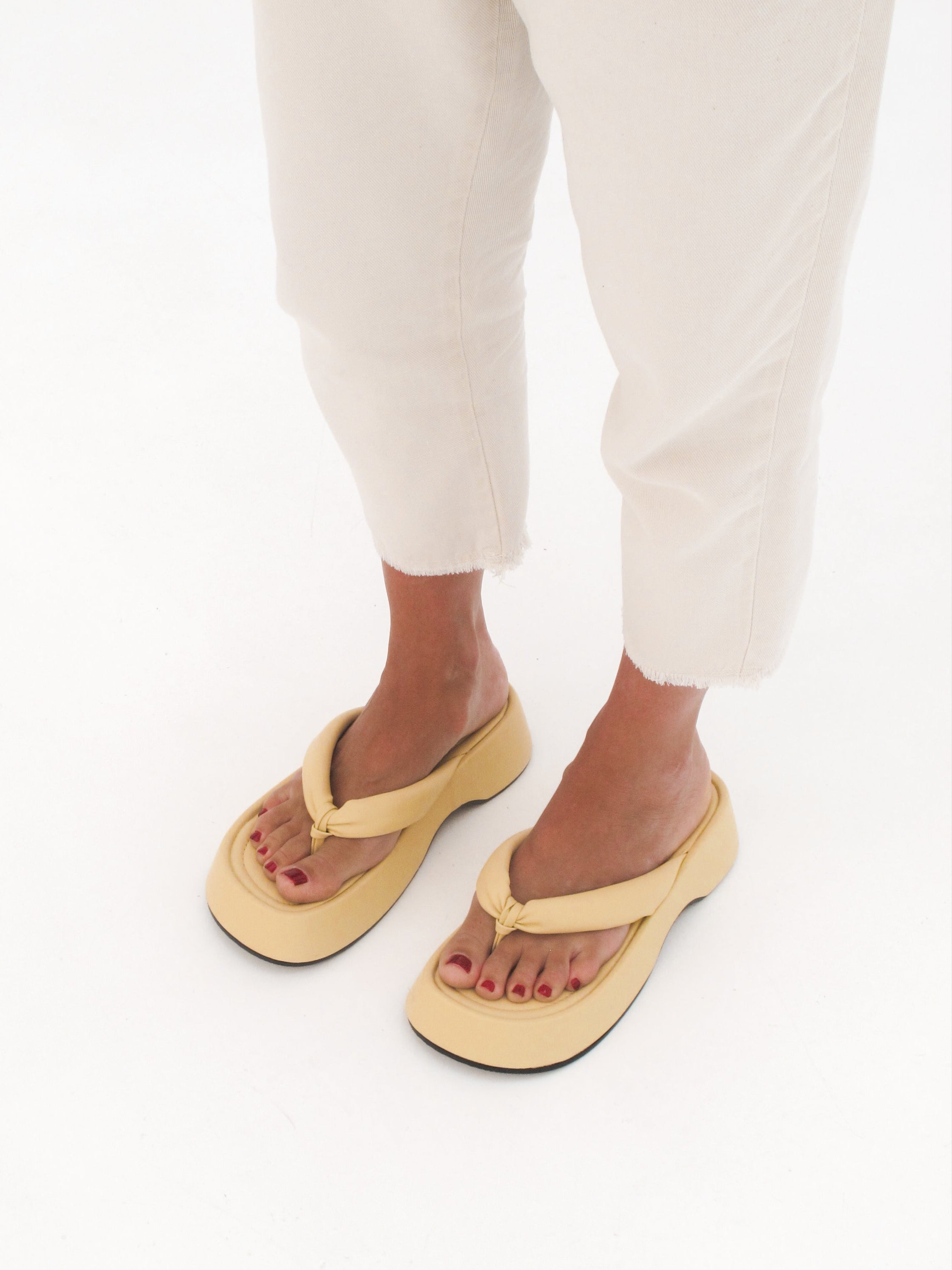 MIM Sandalia plana Brust Amarillo