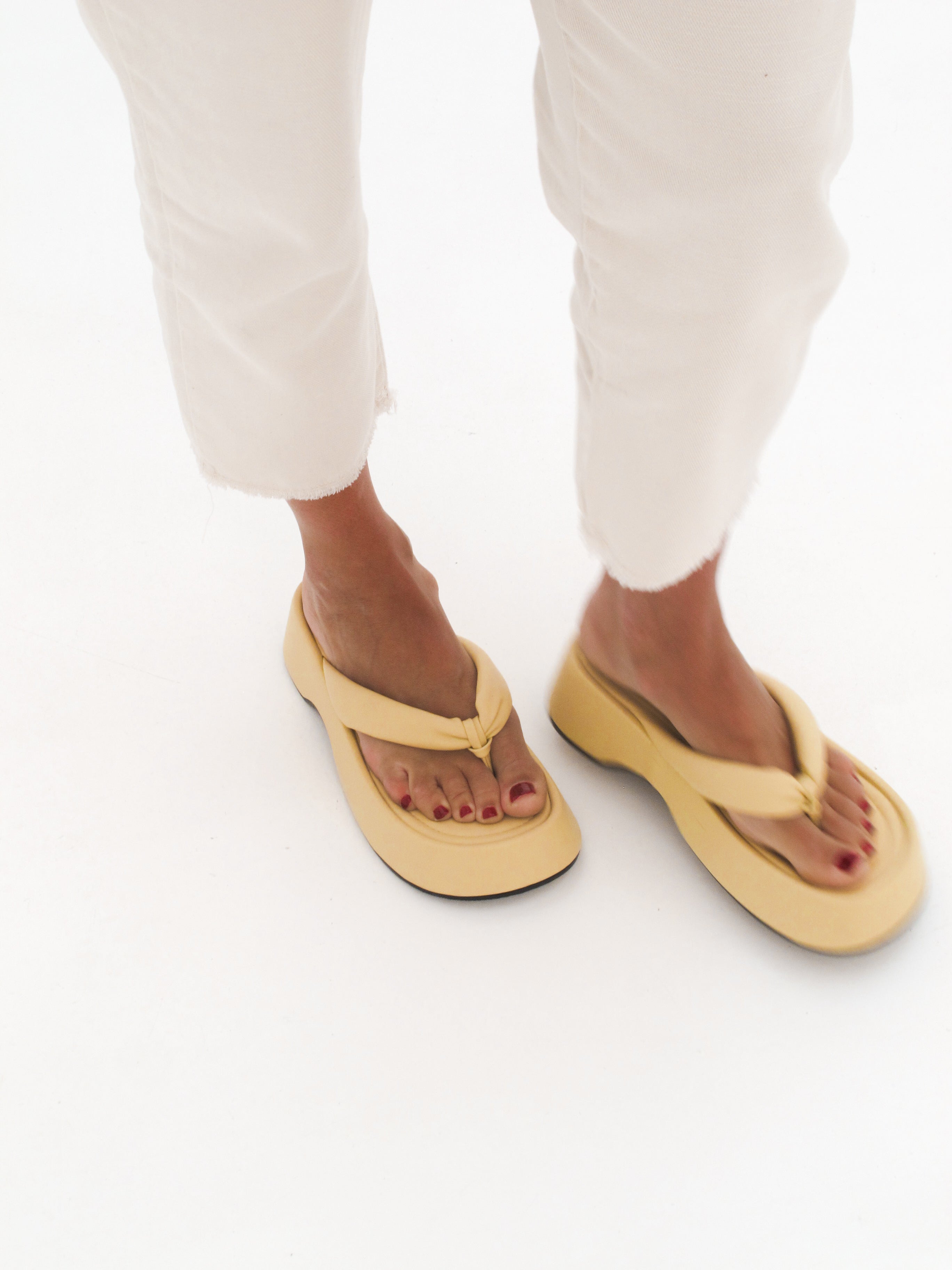 MIM Sandalia plana Brust Amarillo