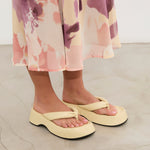 MIM Sandalia plana Brust Amarillo