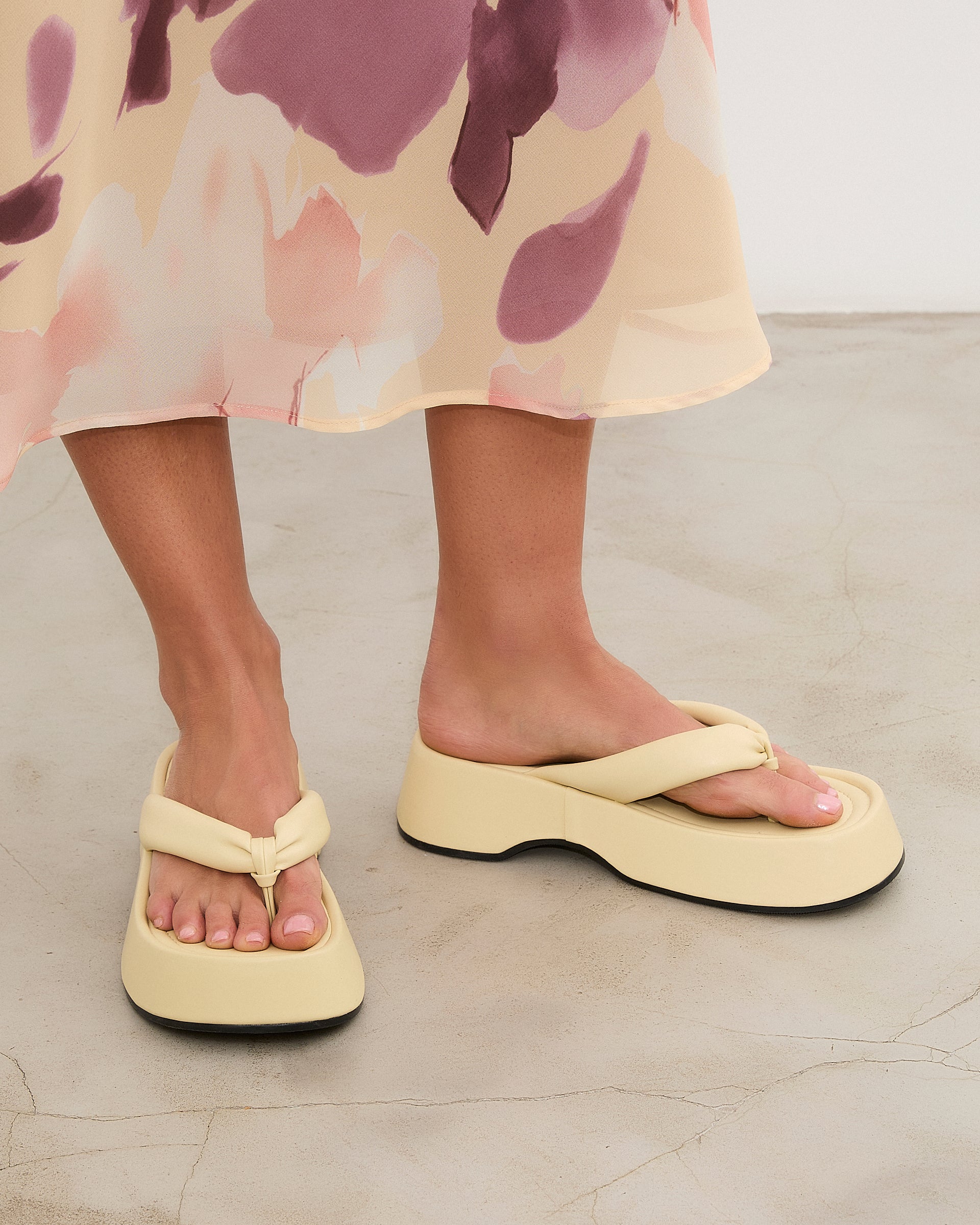 MIM Sandalia plana Brust Amarillo