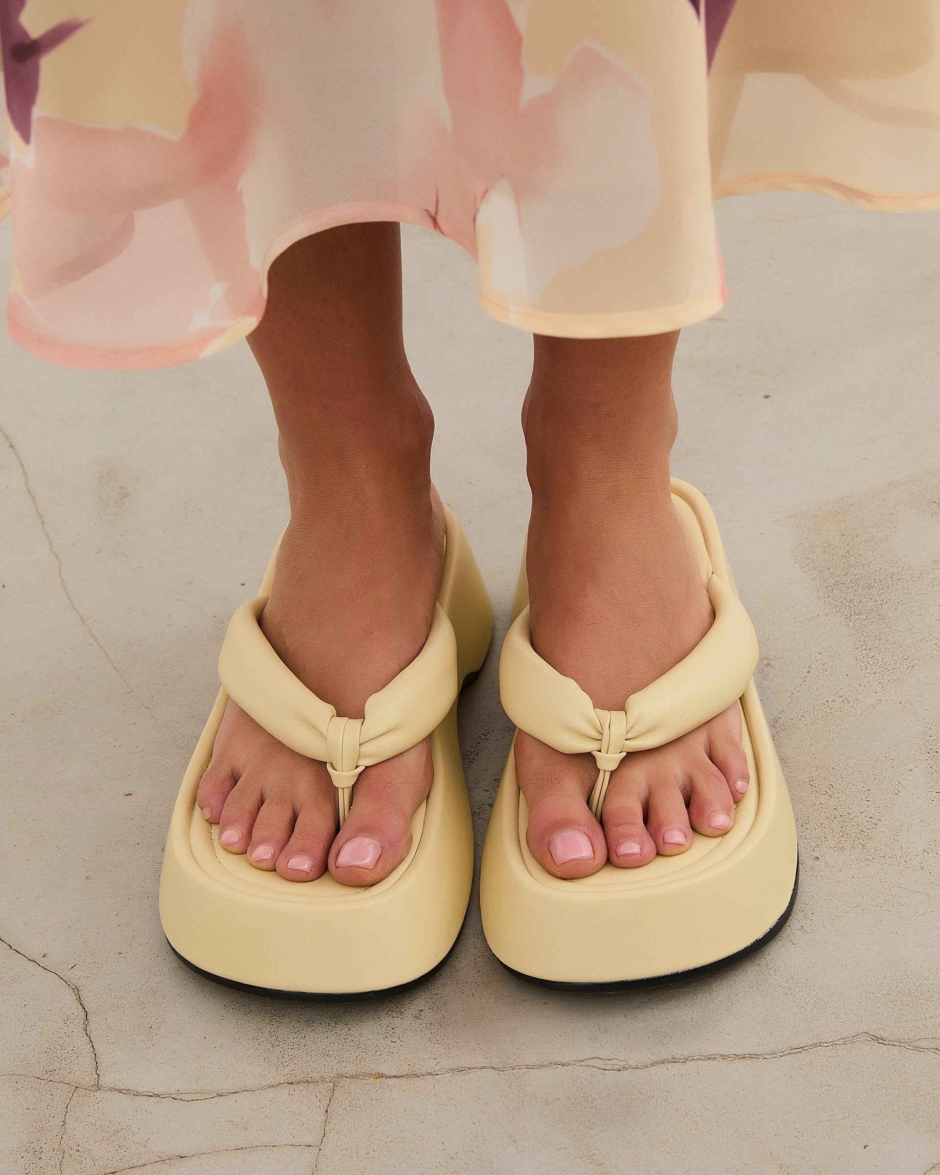 MIM Sandalia plana Brust Amarillo