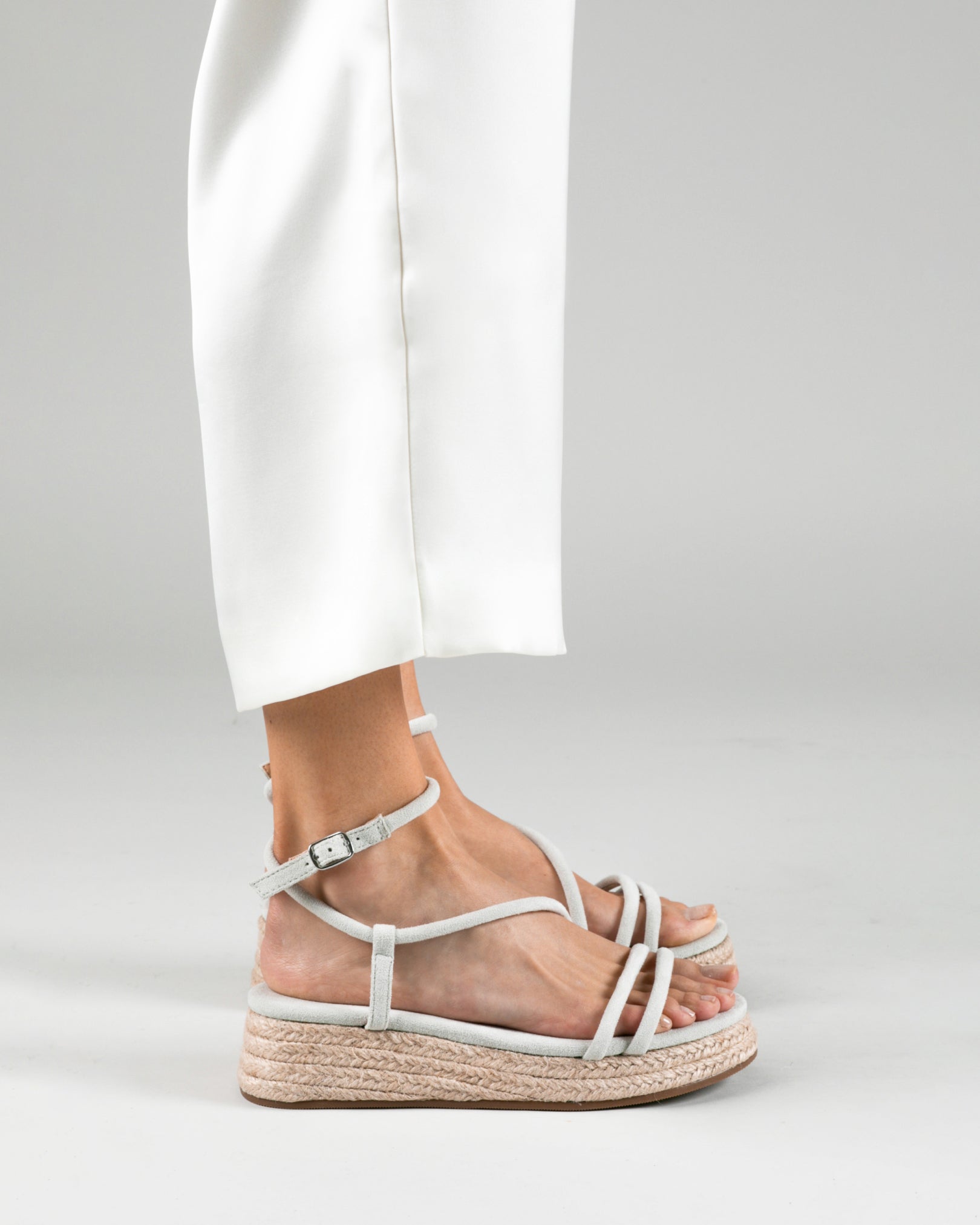MIM Sandalia plana CHIKO ECRU