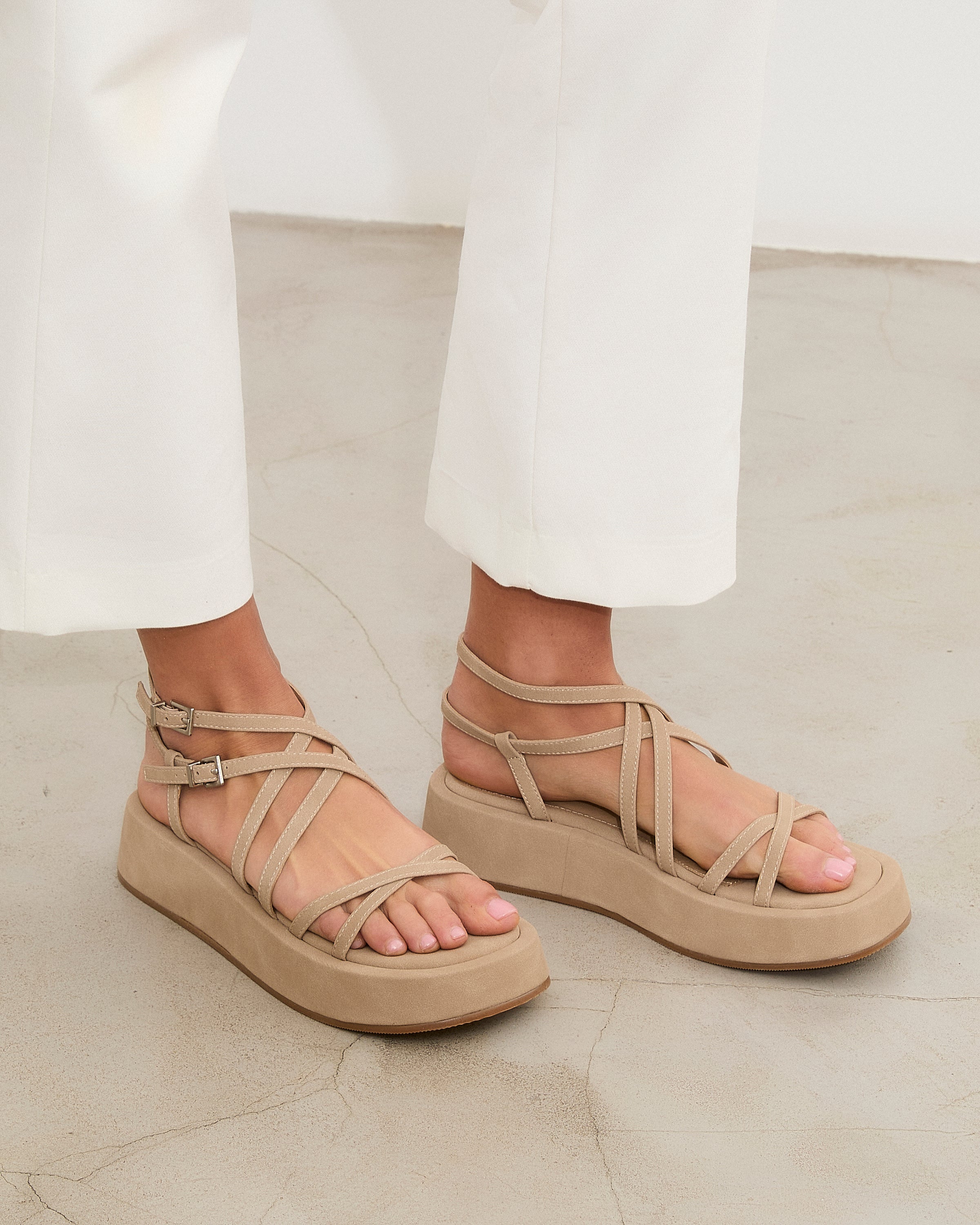 MIM Sandalia plana Formentor Neat Topo