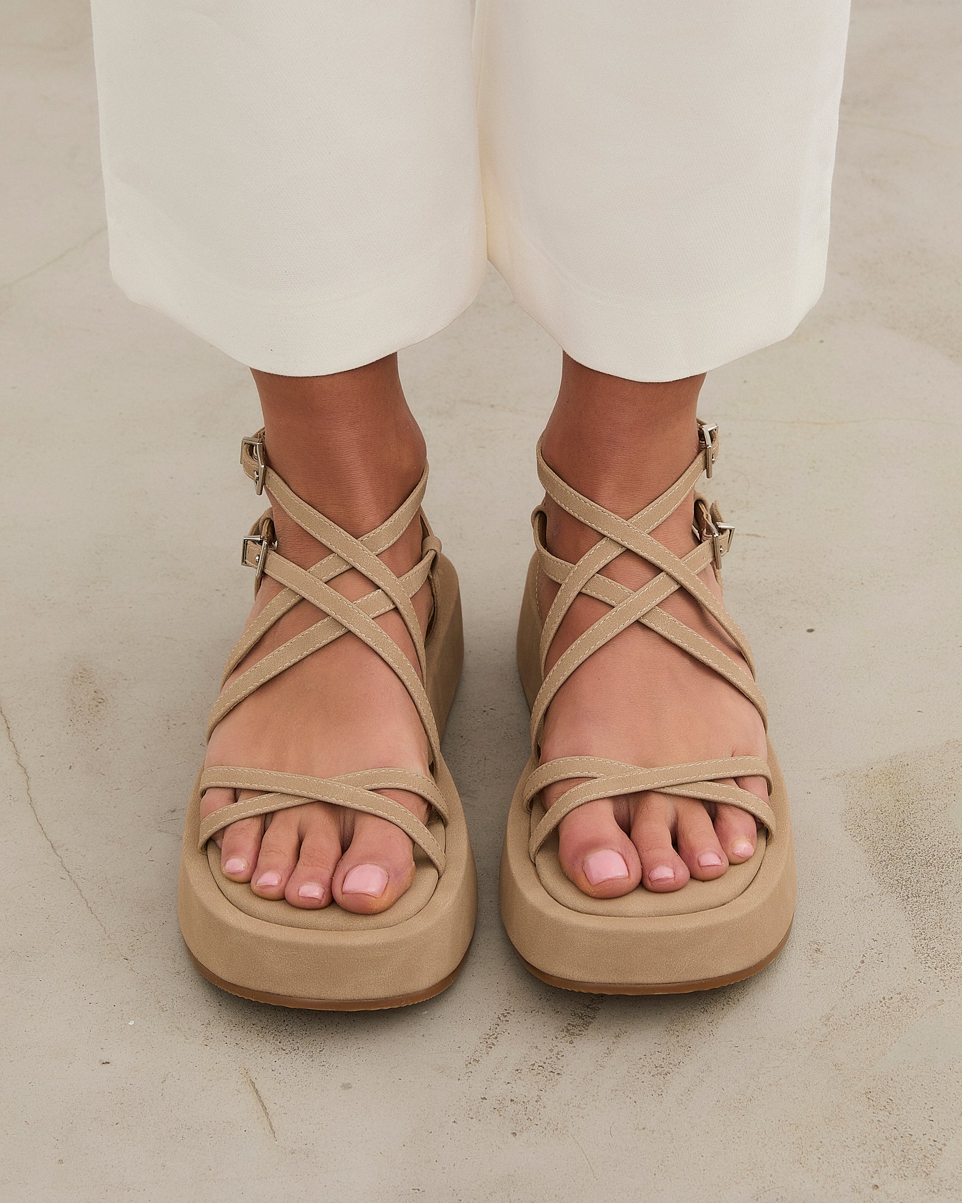 MIM Sandalia plana Formentor Neat Topo