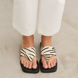 MIM Sandalia plana Horsie Print