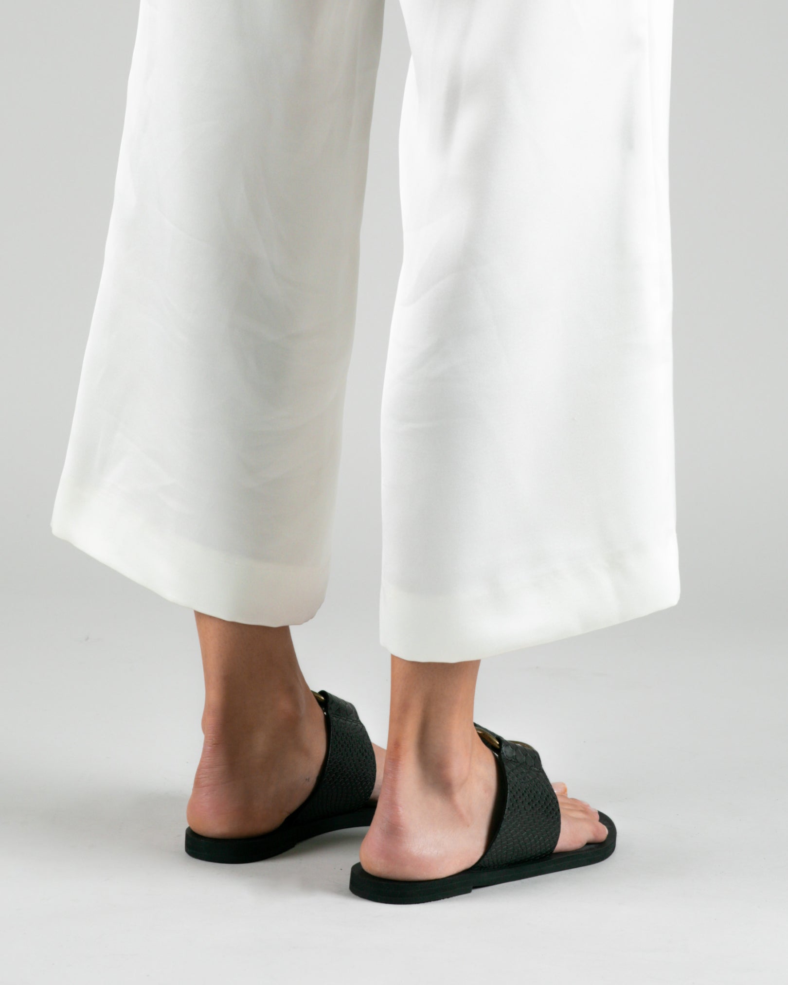 MIM Sandalia plana LOLA SERPIENTE NEGRO