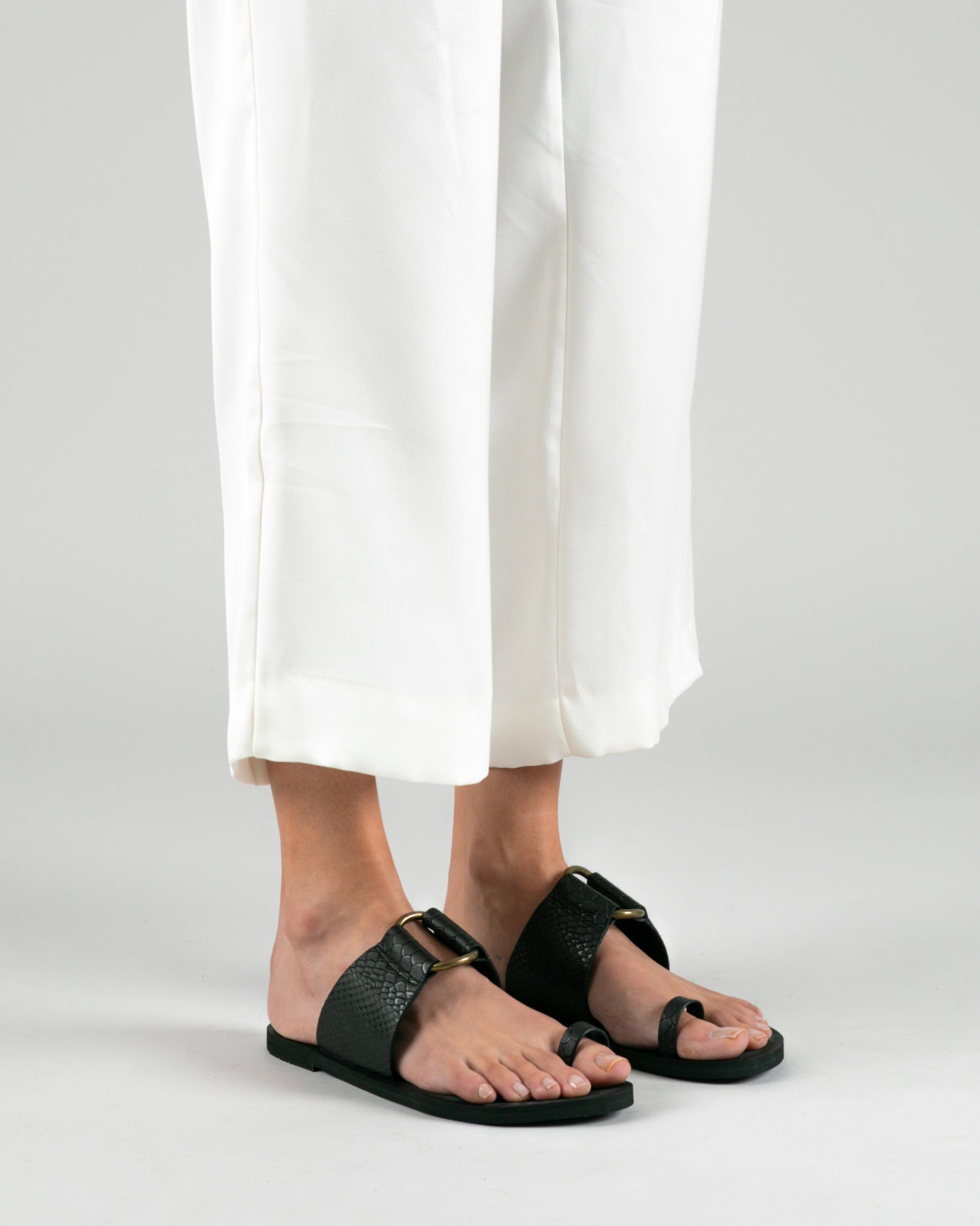 MIM Sandalia plana LOLA SERPIENTE NEGRO