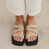 MIM Sandalia plana Loop Topo