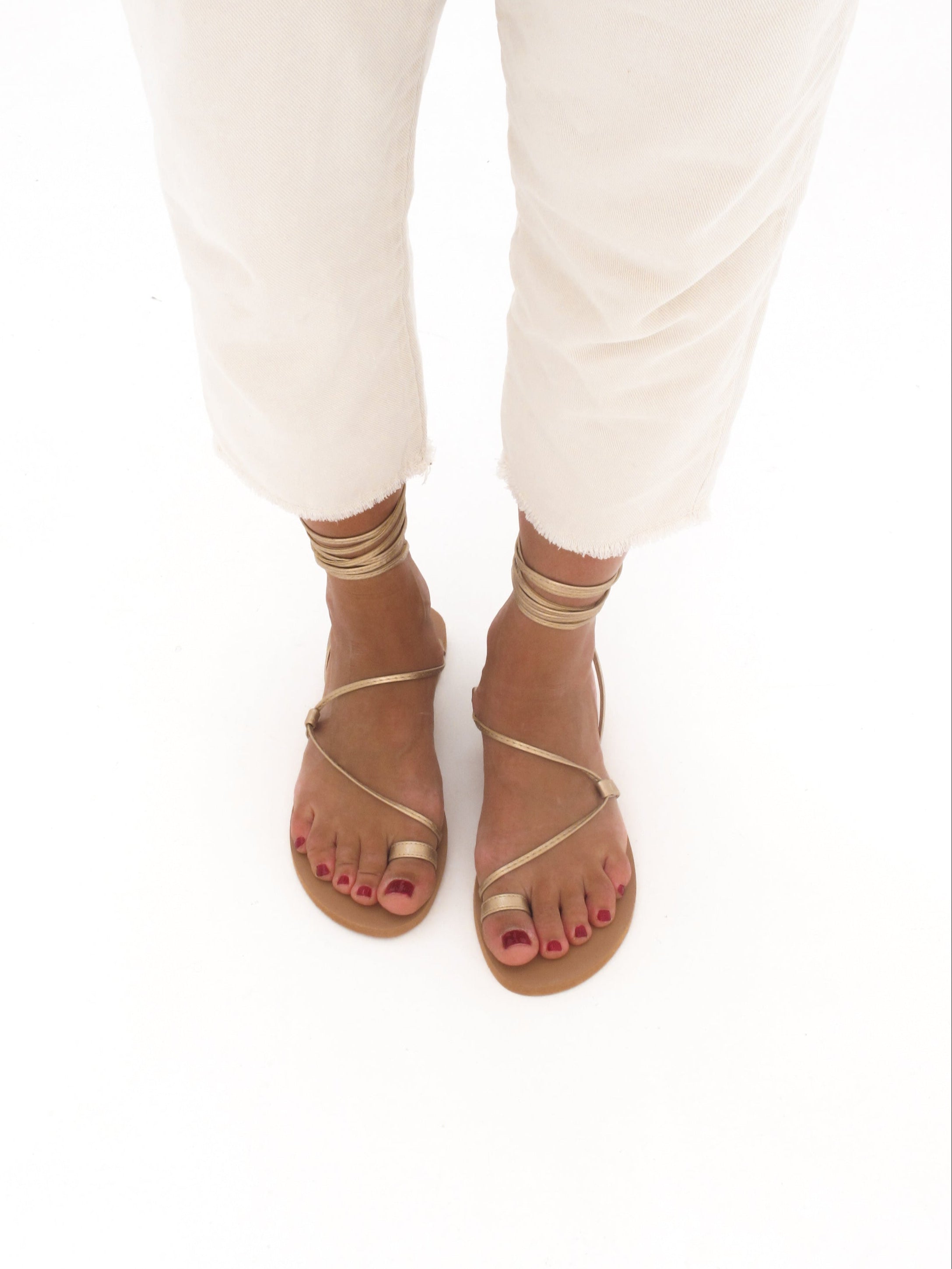 MIM Sandalia plana OLIVIA DORADO