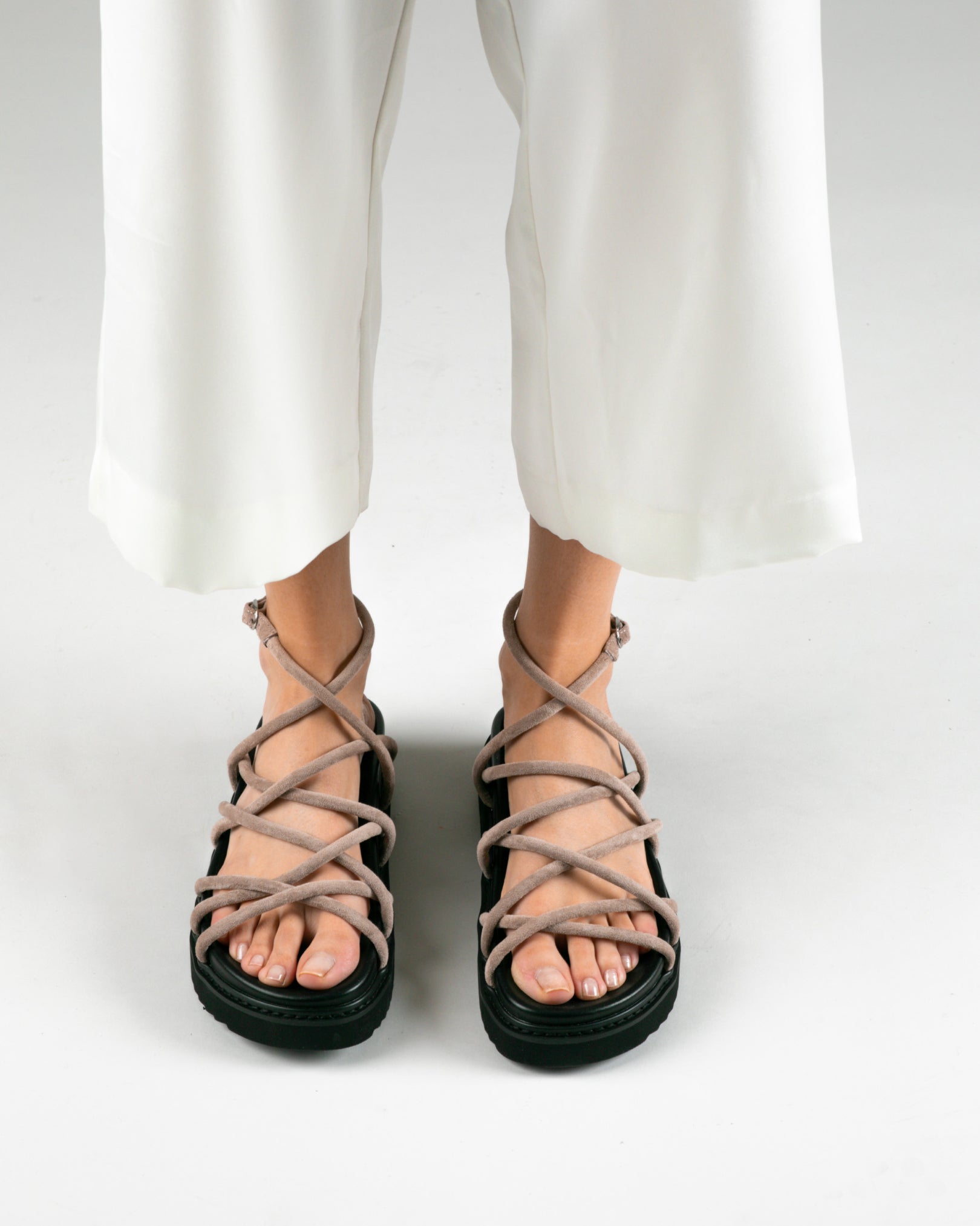 MIM Sandalia plana SUKI TOPO