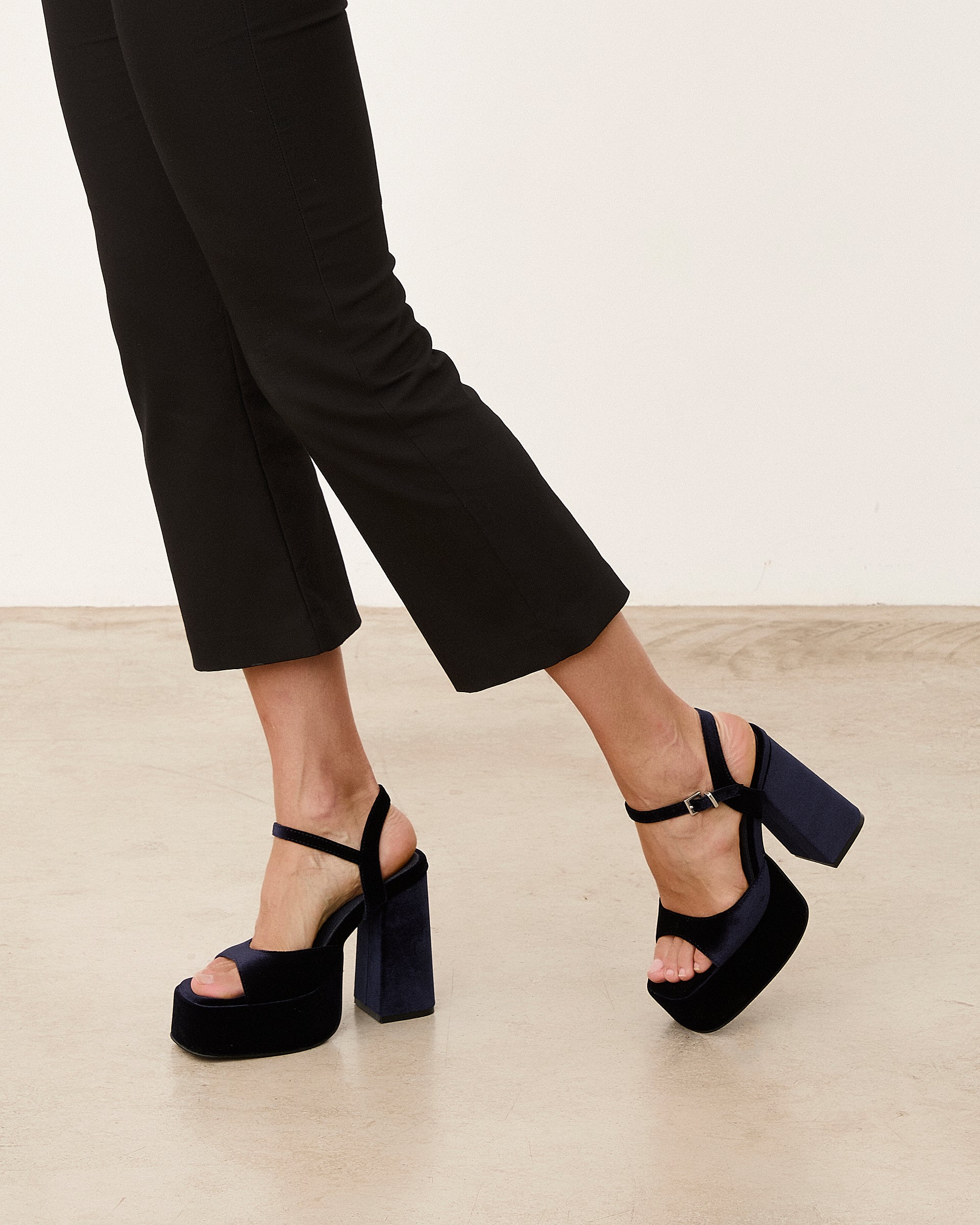 Mim shoes Sandalia de tacón DOMINIC AZUL MARINO