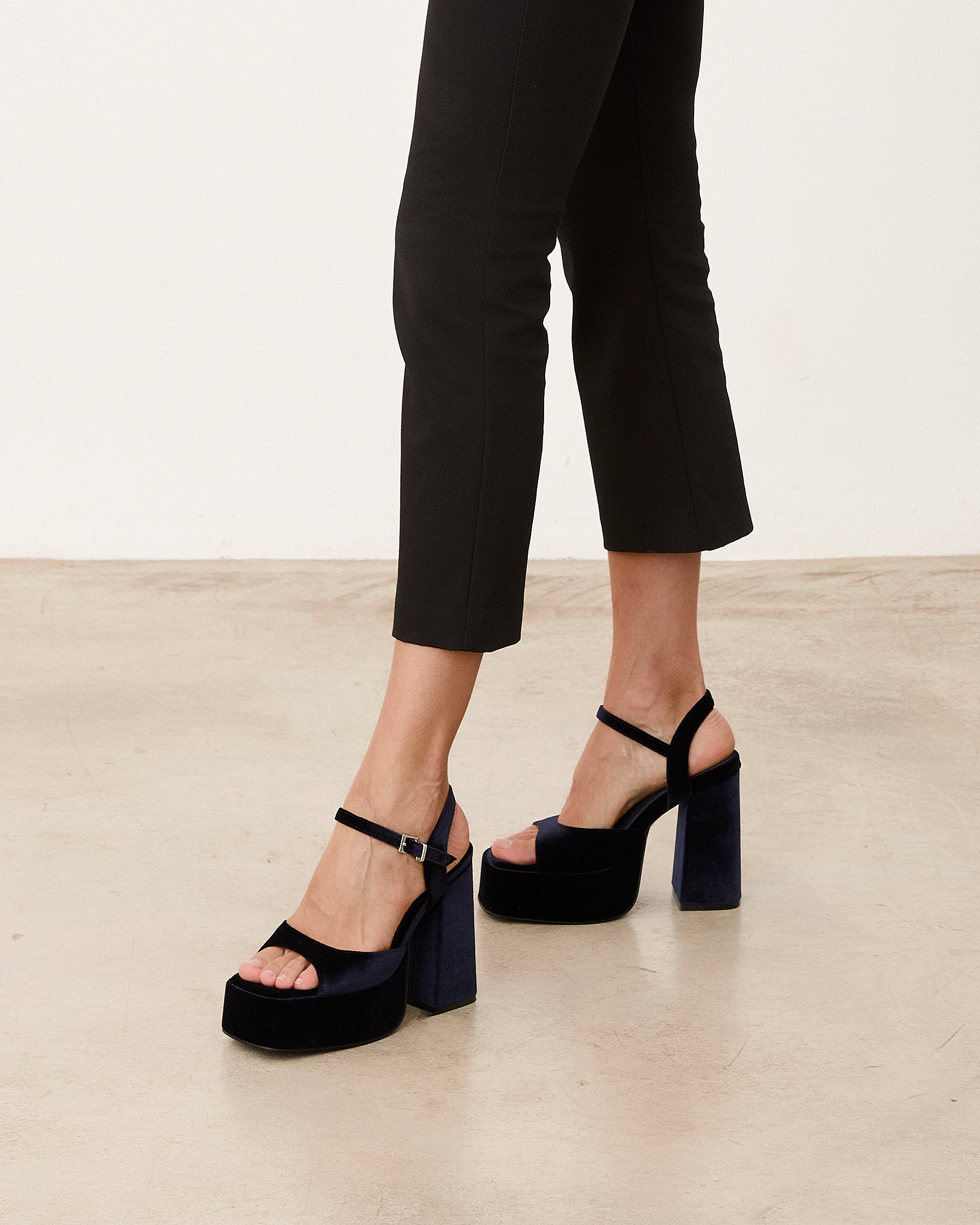 Mim shoes Sandalia de tacón DOMINIC AZUL MARINO