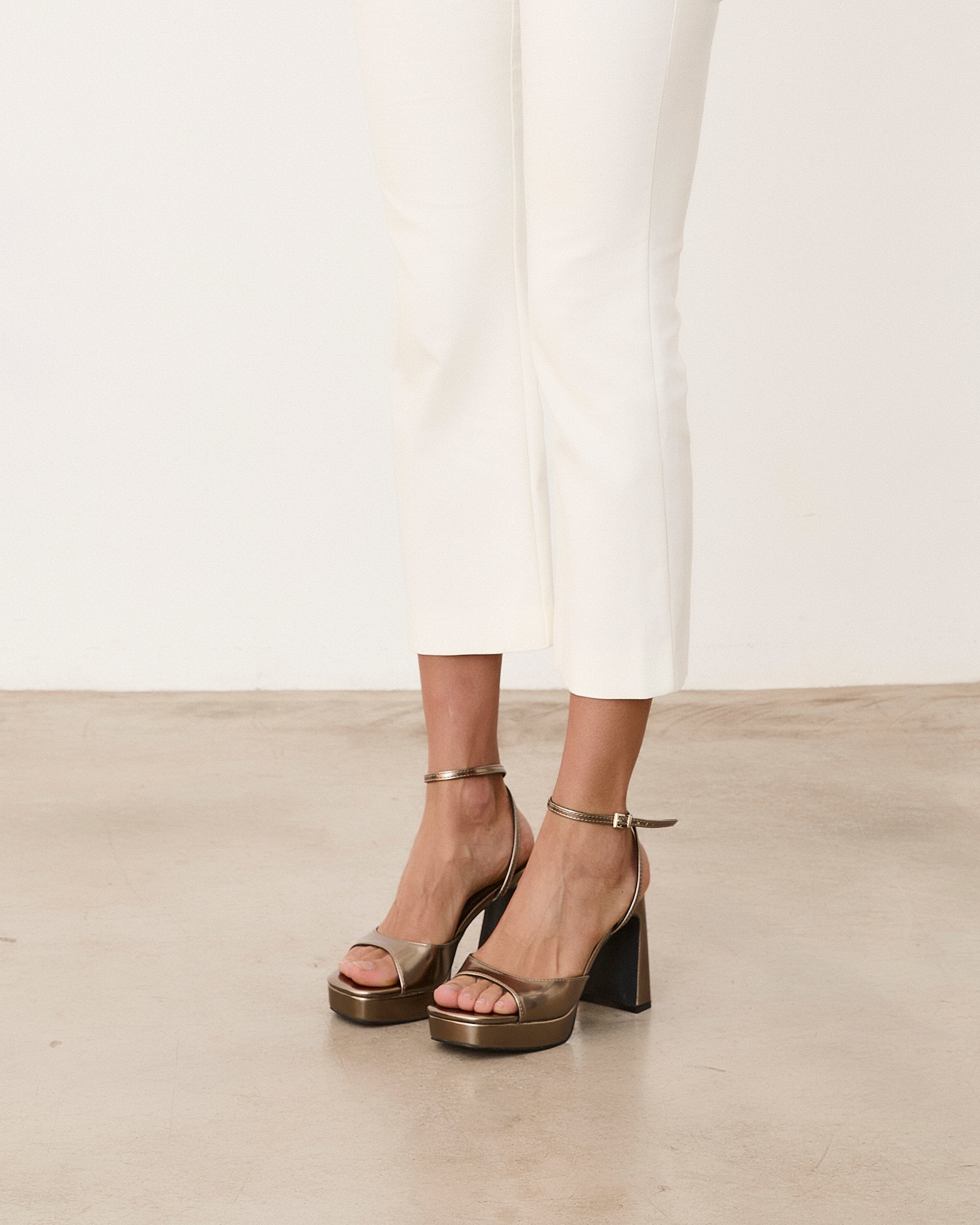 Mim shoes Sandalia de tacón IMA METALIZADO